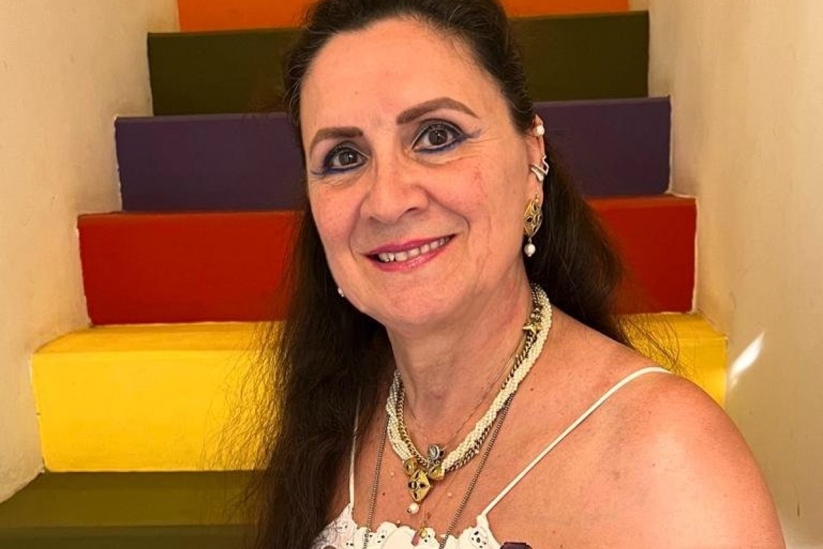 Terapeuta lança livro sobre a busca da cura interna por meio de óleos essenciais e equilíbrio dos chakras!