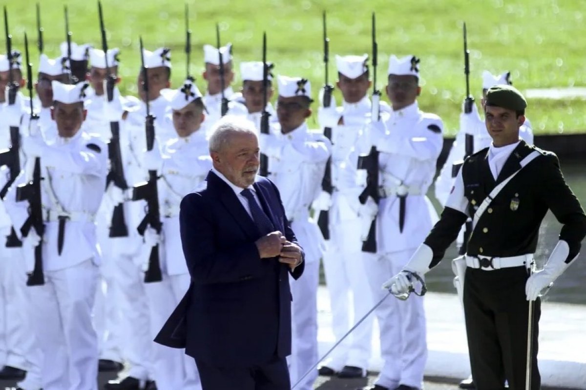 Exército não vai fazer leitura de mensagem de aniversário do golpe militar no Brasil