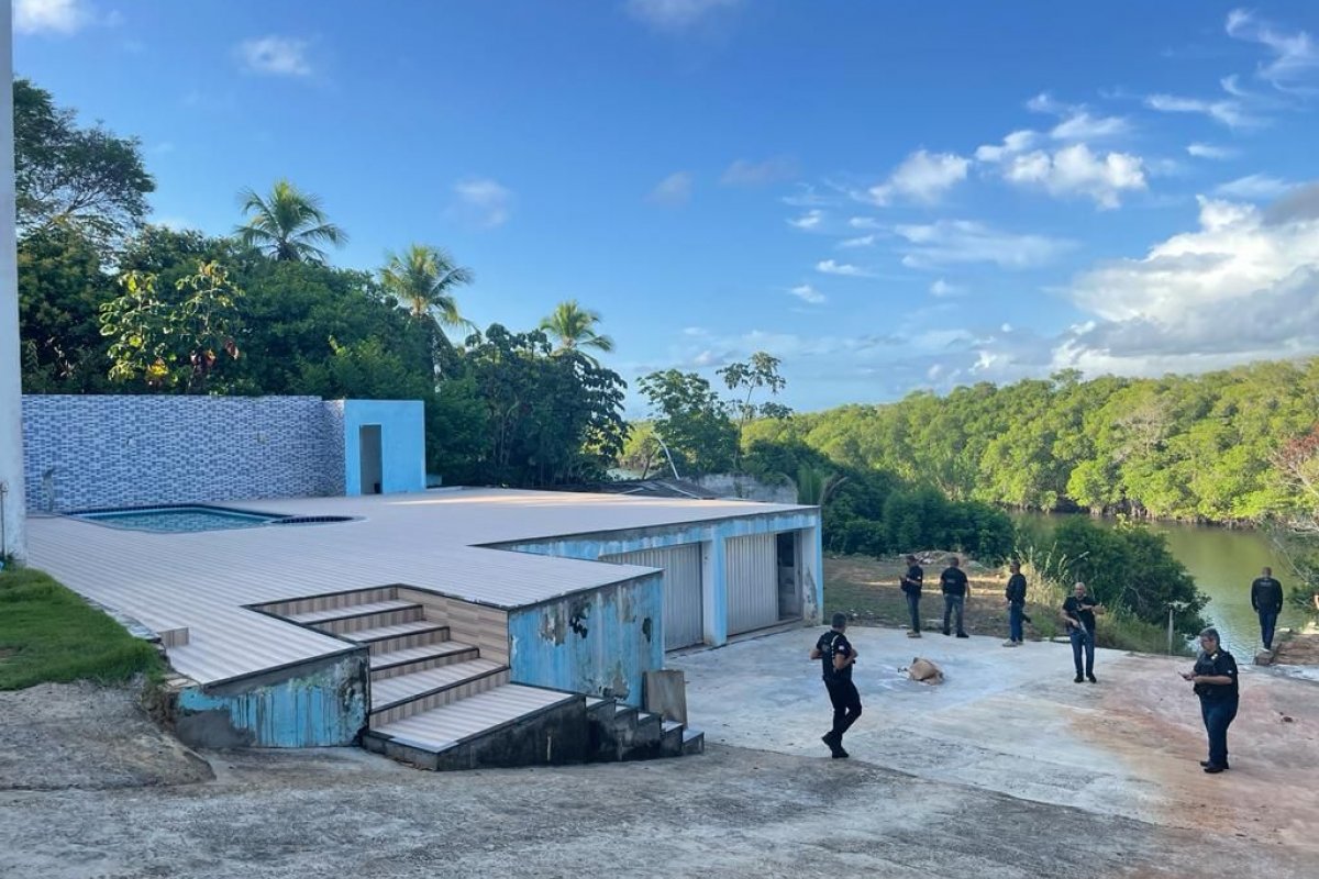 Polícia apreende anestésico usado como entorpecente em casa de luxo de Barra do Jacuípe