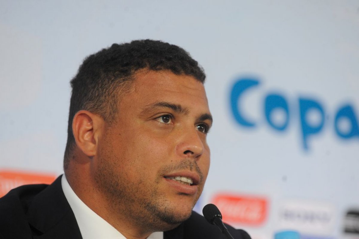 Justiça bloqueia contas bancárias de Ronaldo Fenômeno por dívida de R$ 964 mil