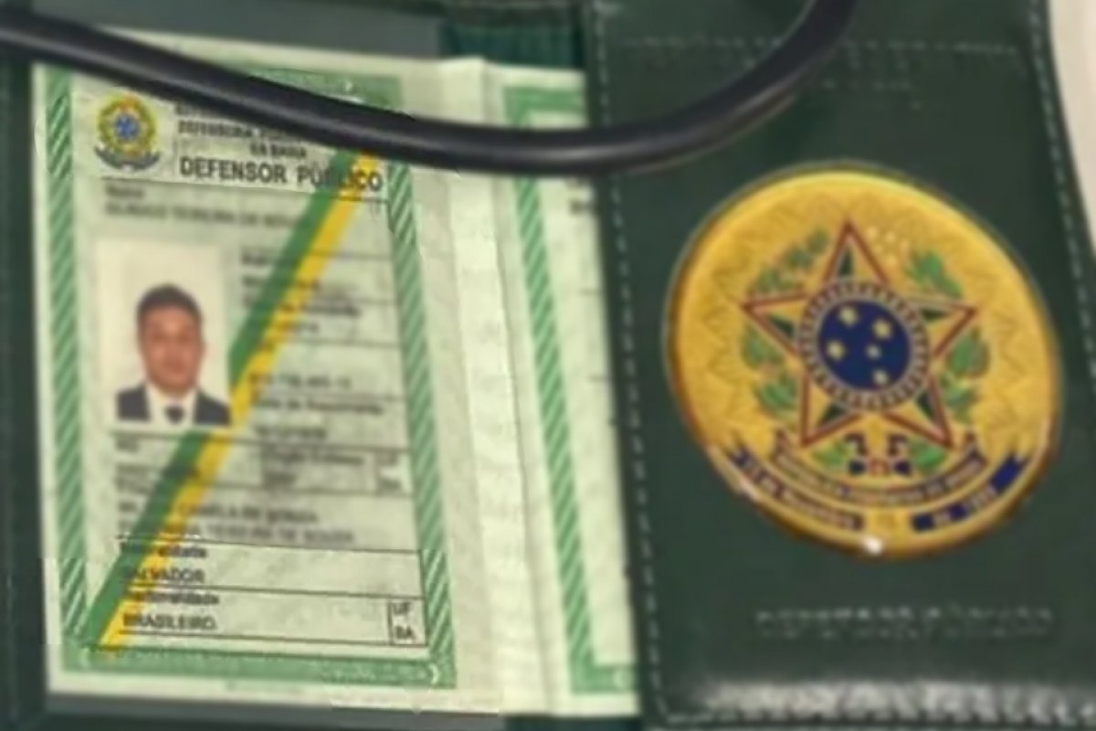 Ex-defensor público é preso ao se passar por juiz na Bahia