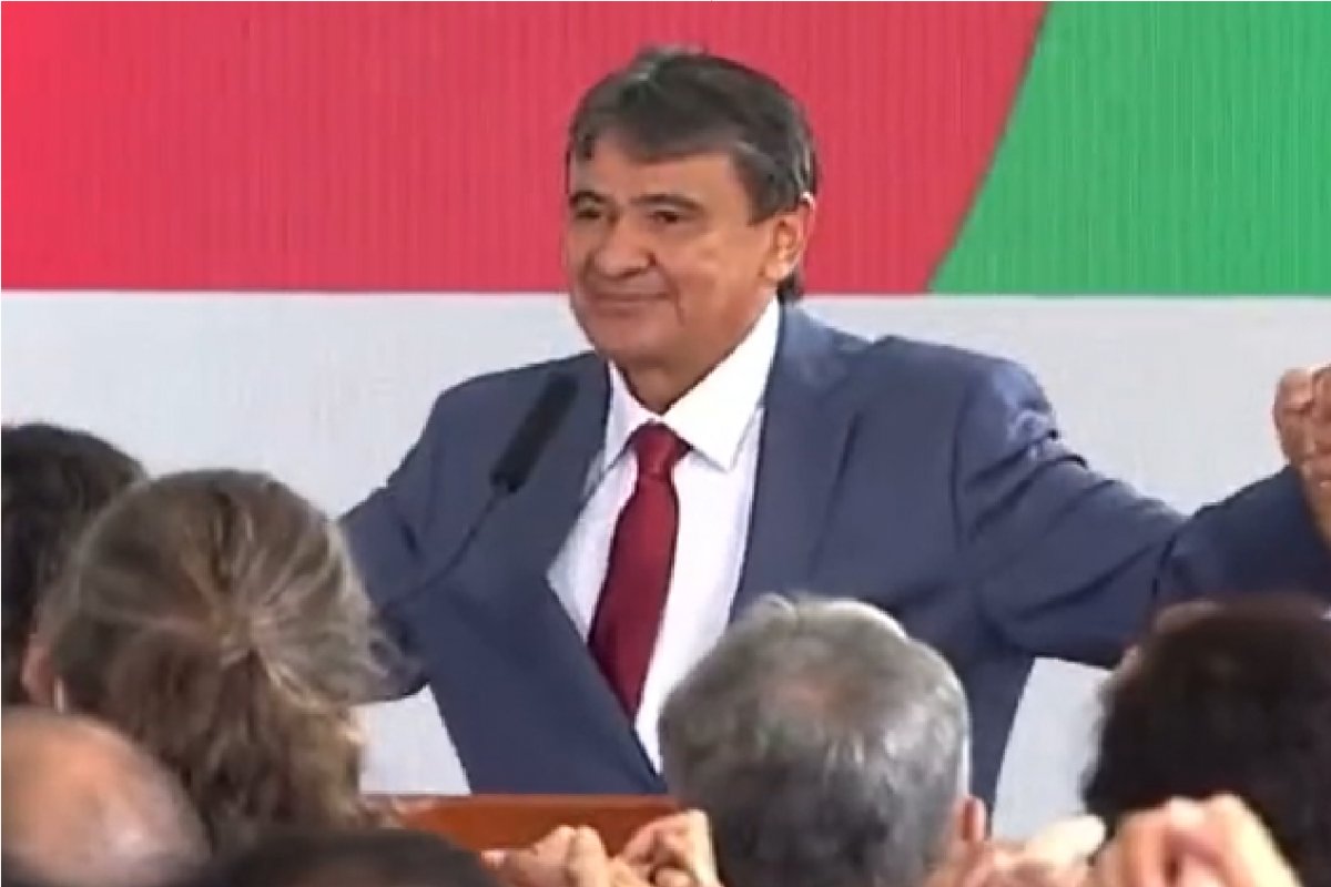 Vídeo: Wellington Dias puxa coro da oração do “pai nosso” no lançamento do Bolsa Família