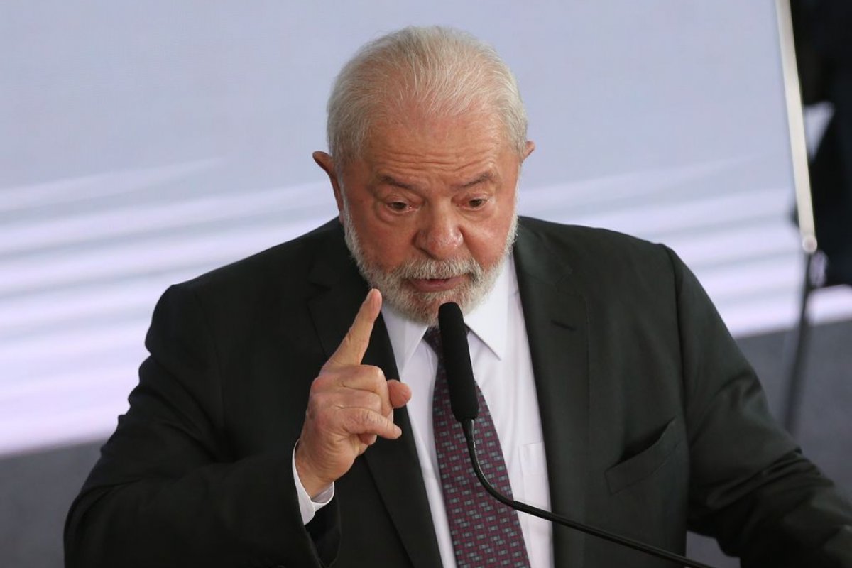 Lula afirma que o governo será duro em relação a lei de violência contra a mulher
