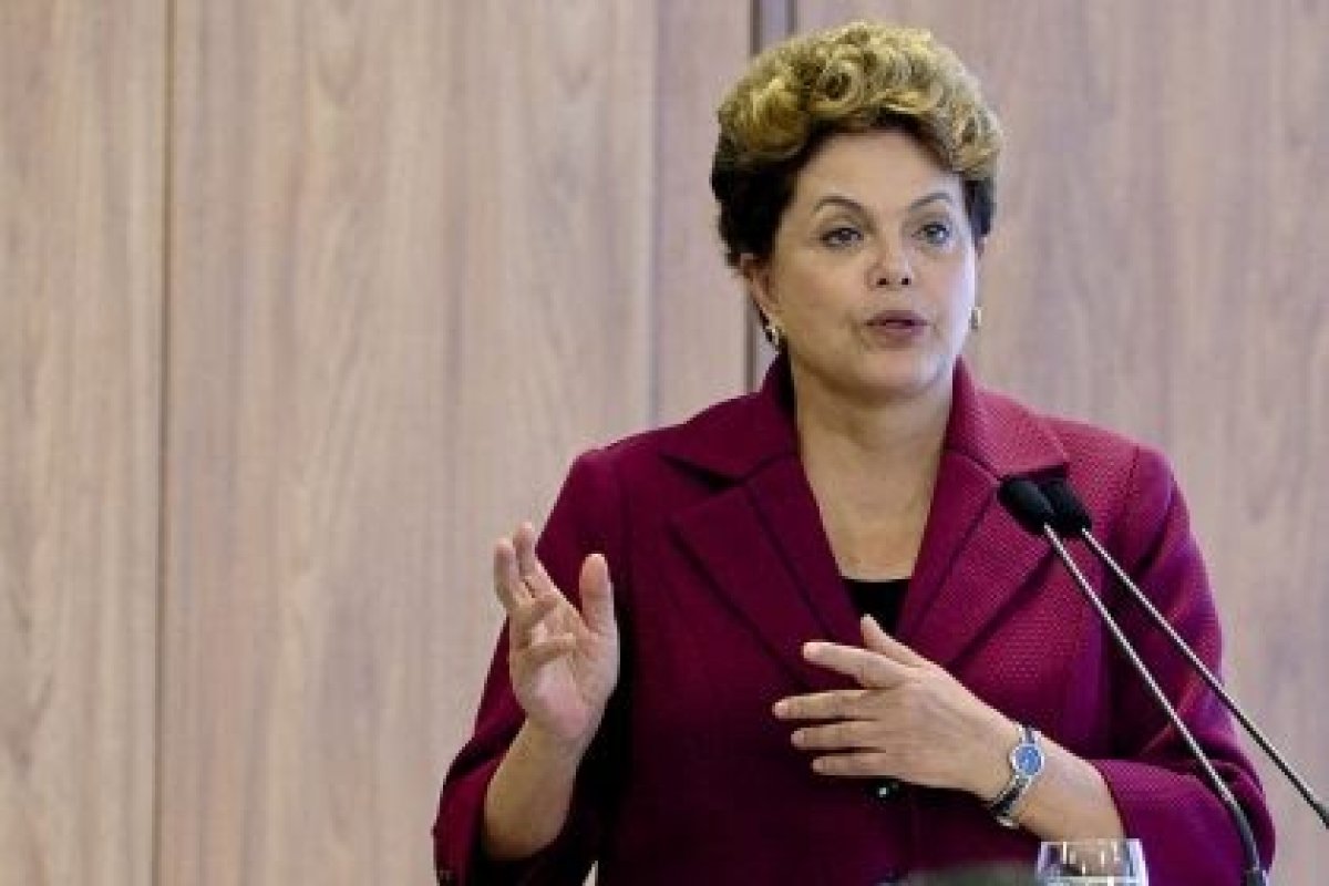 Projeto no Senado pode dificultar indicação de Dilma para comando do banco dos Brics