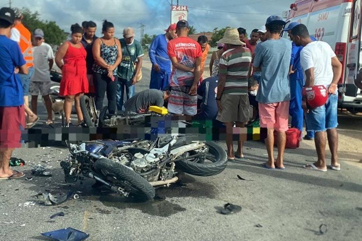 Colisão entre motos deixa uma pessoa morta e uma em estado grave na BA-120
