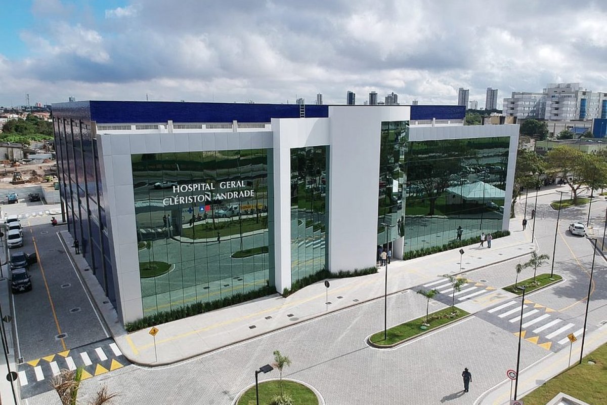 Jovem vítima de tiros morre após seis meses de internamento em Feira de Santana