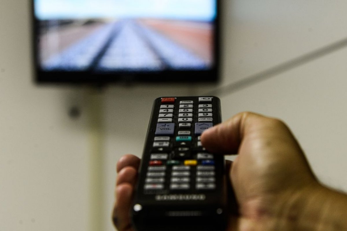 Famílias de baixa renda podem solicitar antena parabólica digital gratuita