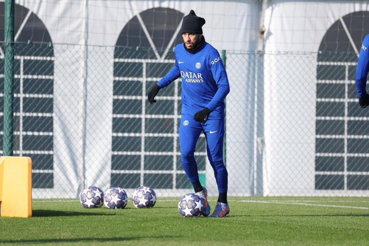 Neymar passará por cirurgia e ficará fora do PSG por até quatro meses