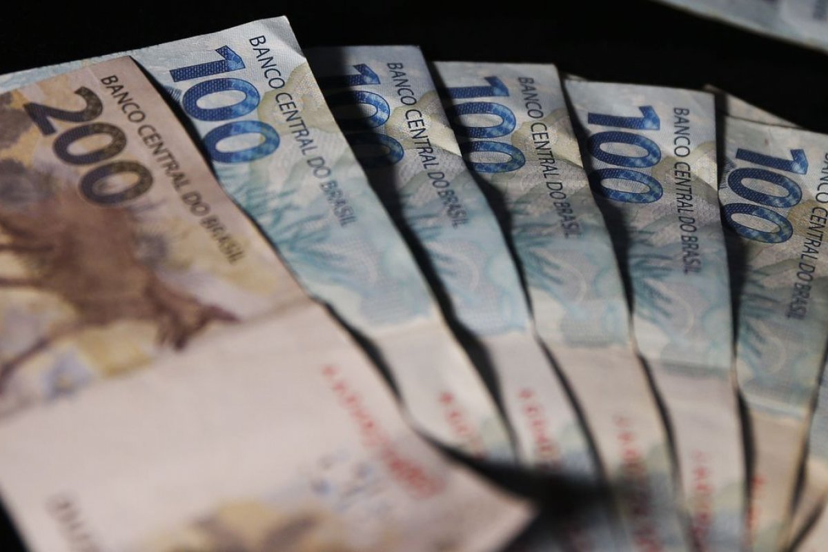 Governo paga em fevereiro R$ 1,34 bilhão em dívidas atrasadas de oito estados