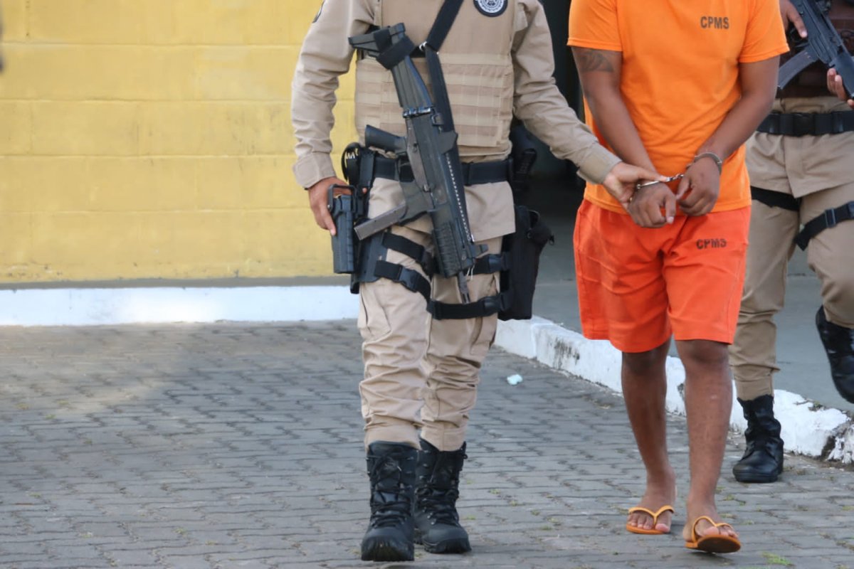 Mais de 20 presos que ordenaram ataques a tiros são transferidos