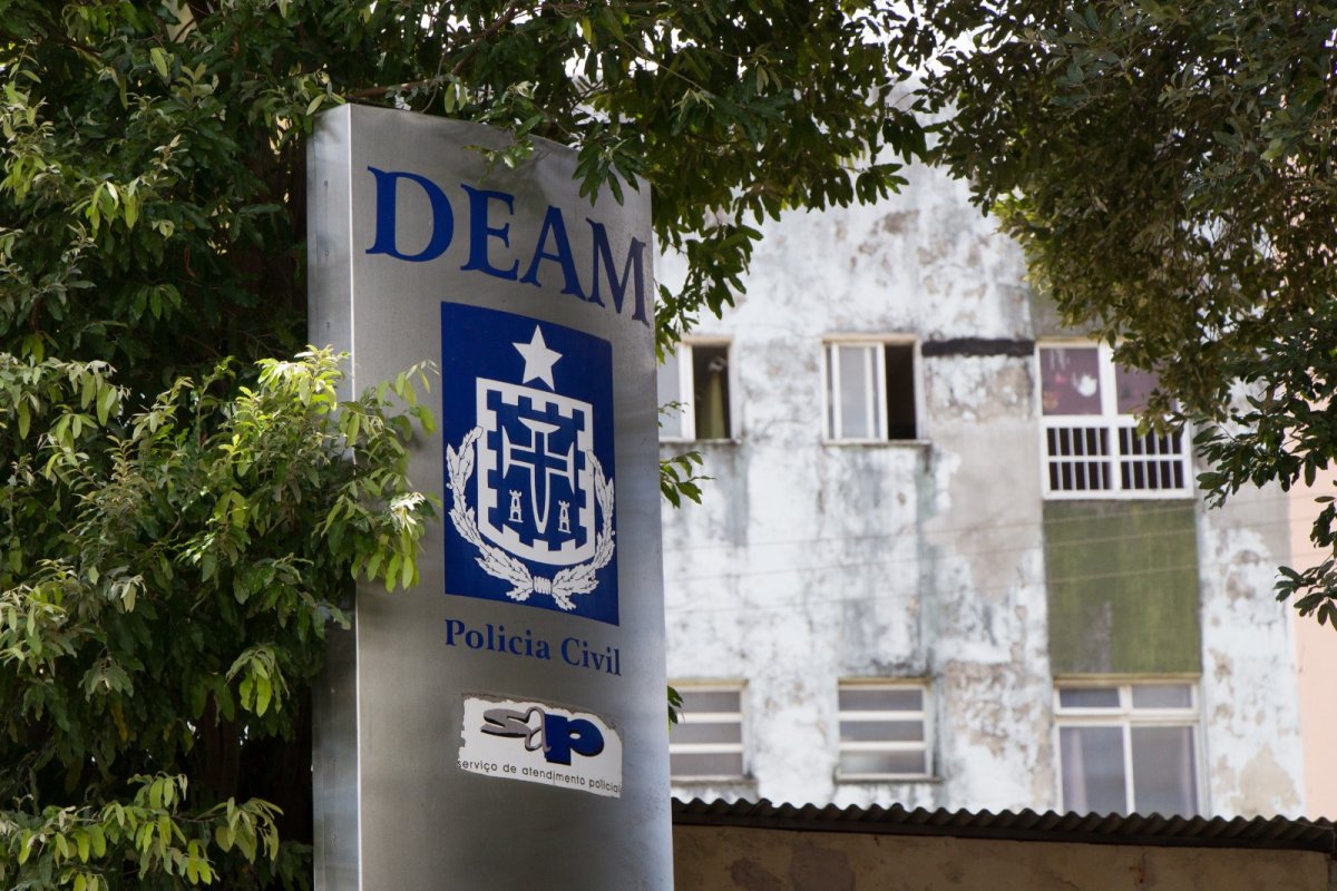 Homem é preso por descumprir medida protetiva contra ex-companheira em Salvador