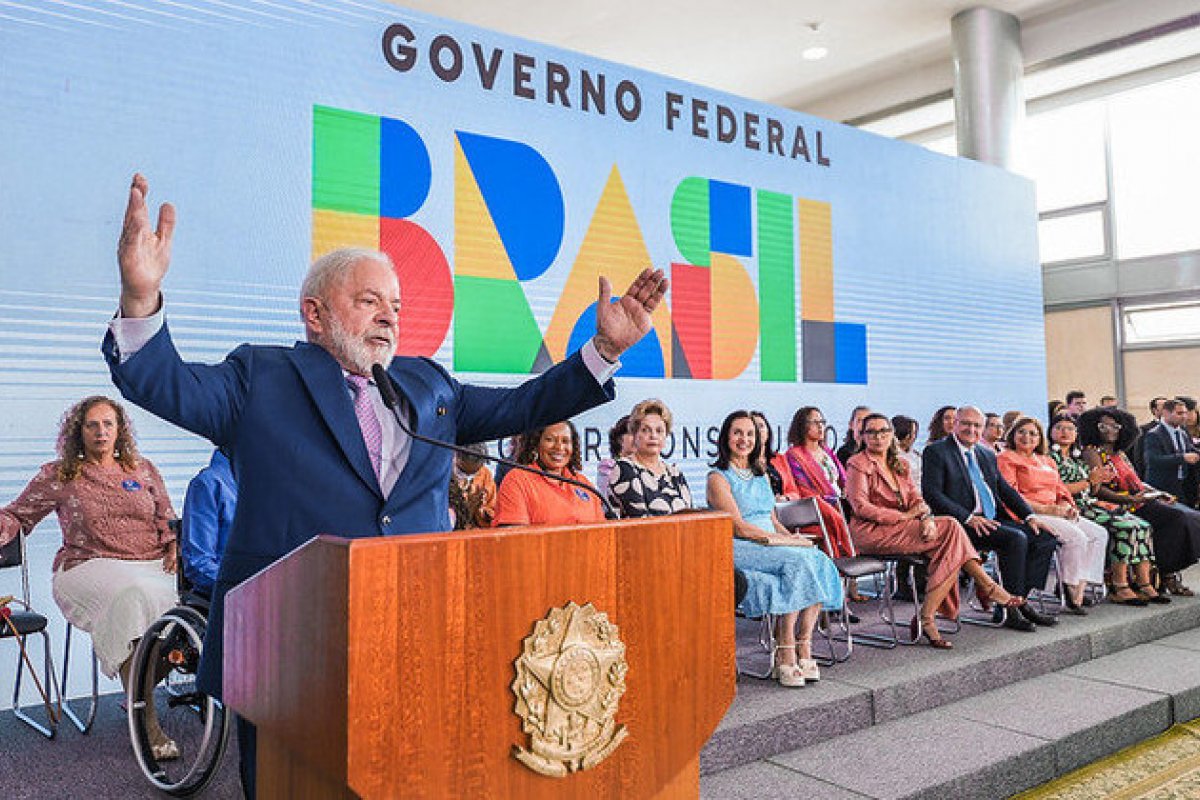 Projetos para mulheres anunciados por Lula são de governo anteriores