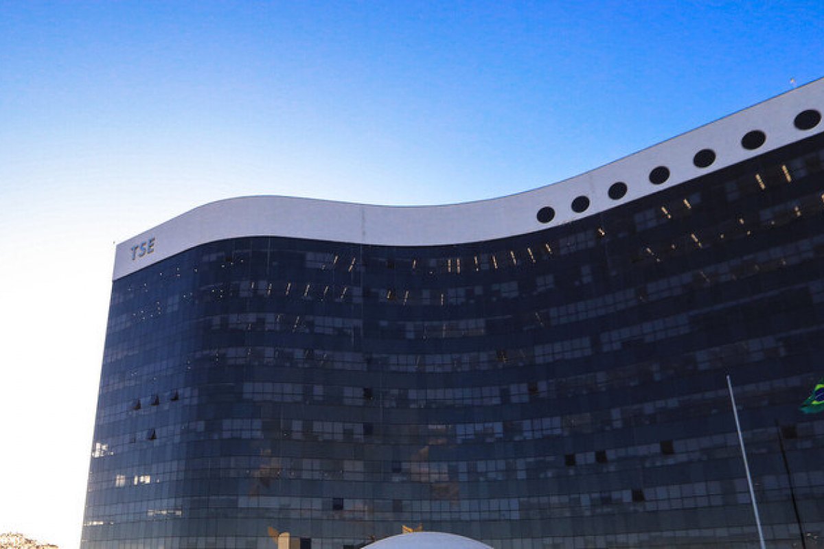 TSE determina que PSB devolva R$ 2,2 milhões ao cofres públicos