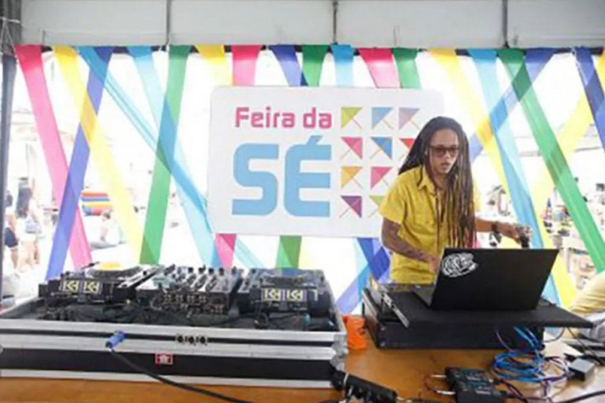Feira da Sé reúne oficinas e apresentações culturais gratuitas em Salvador