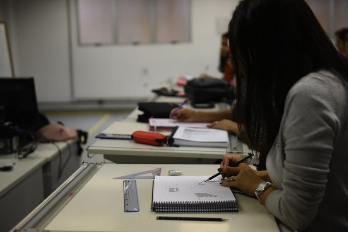 MEC divulga lista preliminar dos classificados para programa de bolsas na Hungria