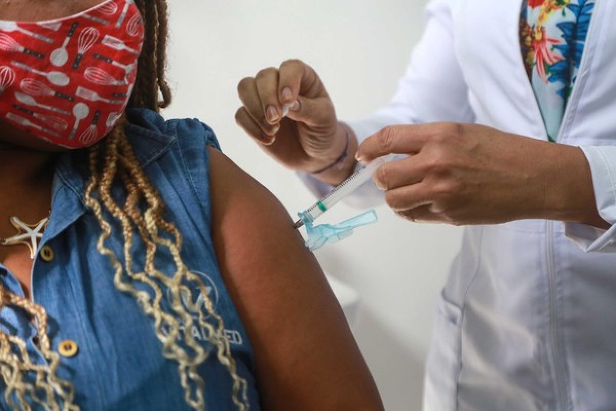 Mais de 6,5 mil pessoas recebem doses contra a Covid-19 durante mutirão no sábado, em Salvador