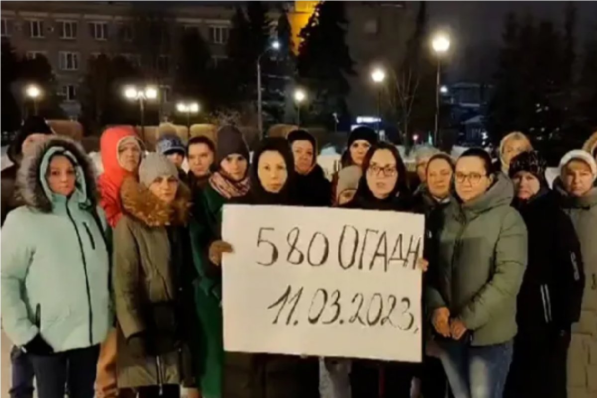 Mães e esposas de soldados russos pedem que Vladimir Putin pare de enviá-los “para o abate”