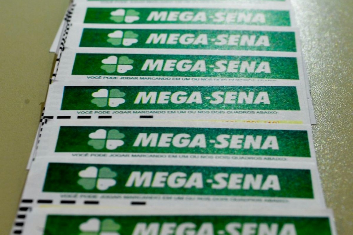 Mega-Sena acumula e deve pagar prêmio de R$16 milhões na próxima terça-feira (14)