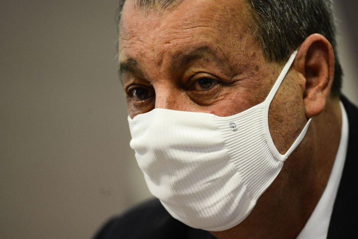 Omar Aziz se diz favorável a CPI para investigar jóias enviadas a Bolsonaro