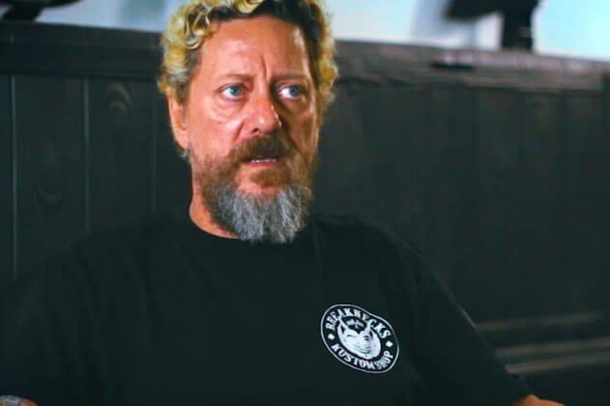Baixista do Raimundos morre aos 57 anos