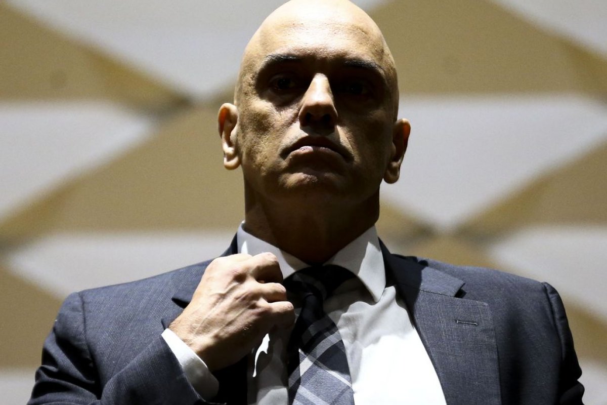 Moraes defende equiparar as big techs aos demais meios de comunicação