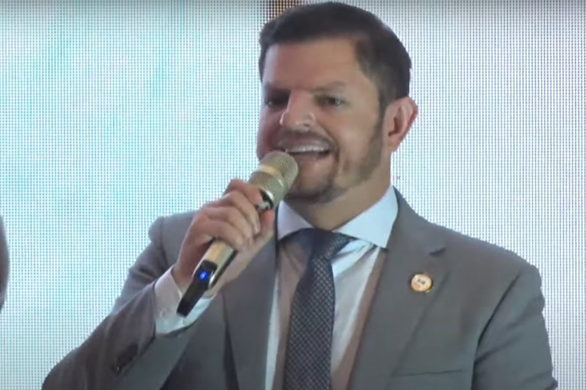 ‘Momento histórico’, diz presidente da UPB em discurso de posse