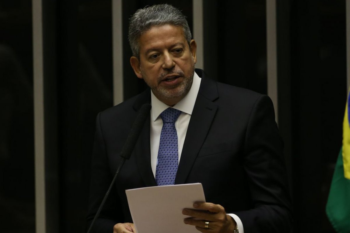 Arthur Lira se diz ser contra a prisão por fake news