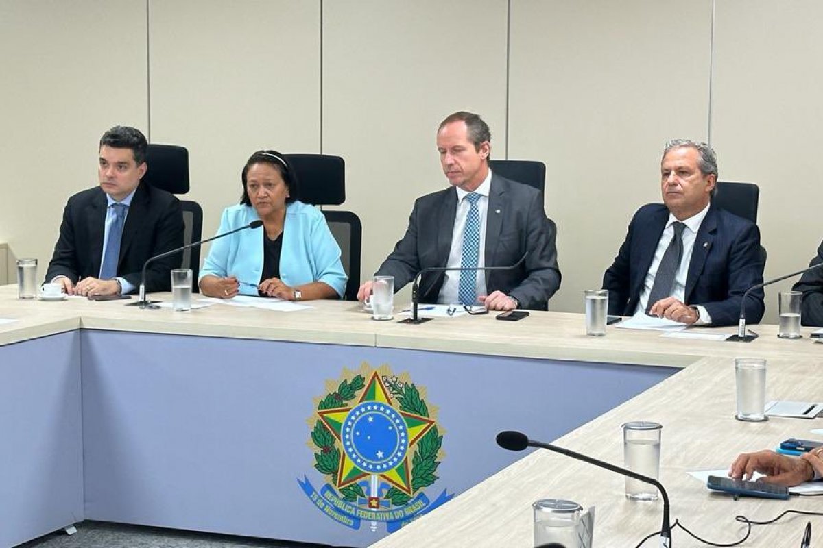 Governadora do RN se reune com ministro da Justiça após ataques no estado