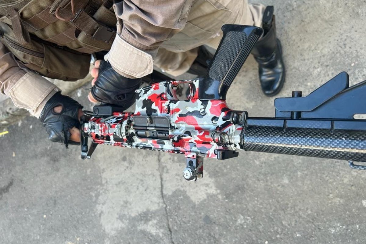 Polícia apreende fuzil e monta cerco contra assaltantes de carro-forte em Salvador