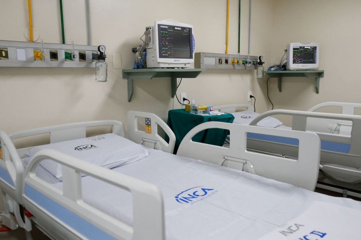 Março Azul: internações por câncer de intestino batem recorde no país