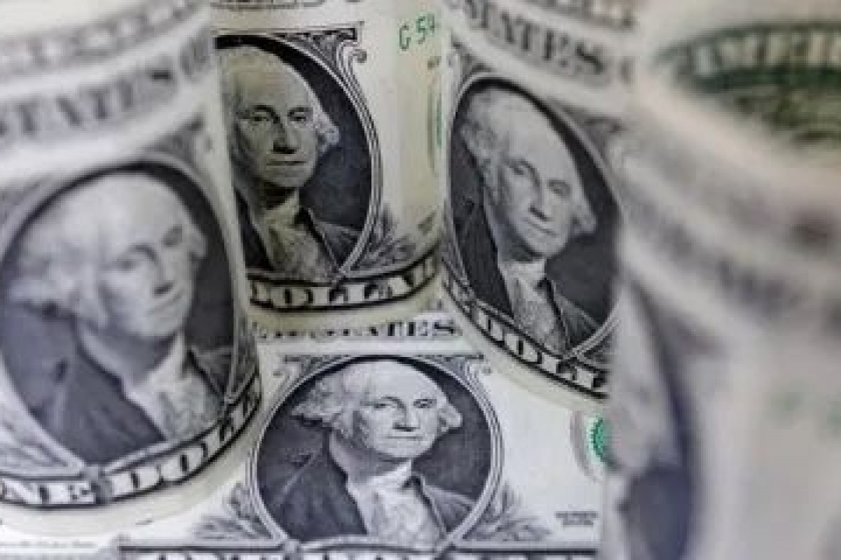 46% do mercado financeiro projeta dólar acima de R$ 5,30 ao final de 2023