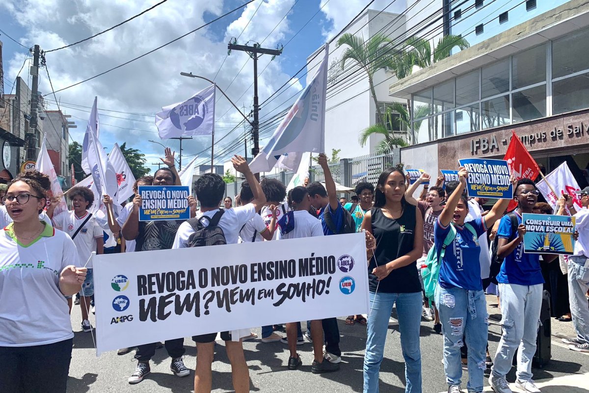 Vídeo: estudantes do IFBA de Salvador protestam em defesa da revogação do 'Novo Ensino Médio'