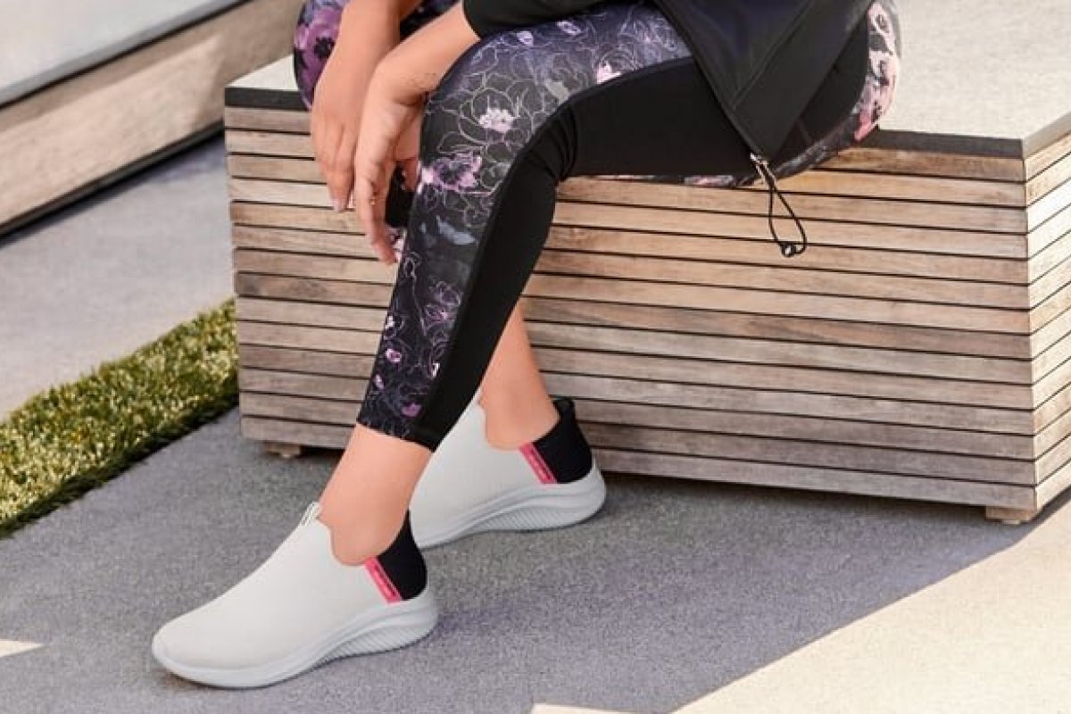 Tênis para ser calçado sem usar as mãos é lançado no Brasil!