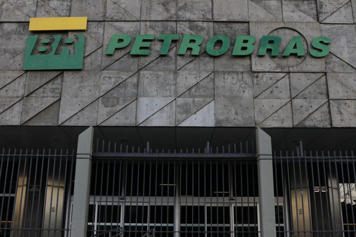 Governo indica novos candidatos para conselhos da Petrobras