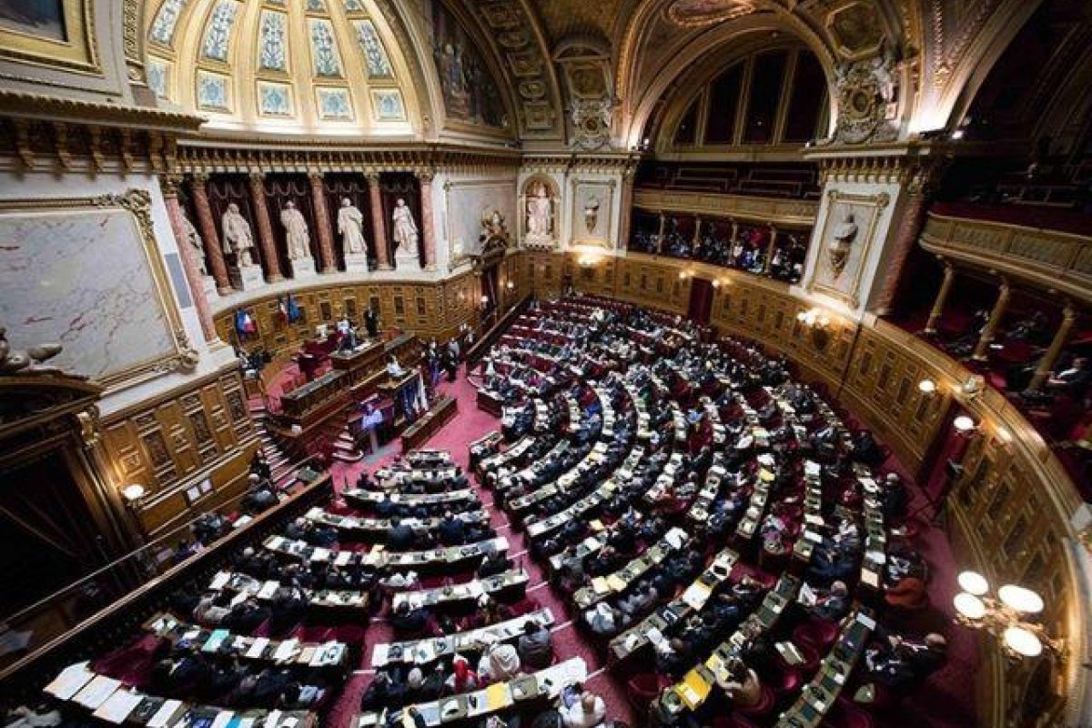 Senado na França aprova reforma da Previdência e idade para se aposentar aumenta