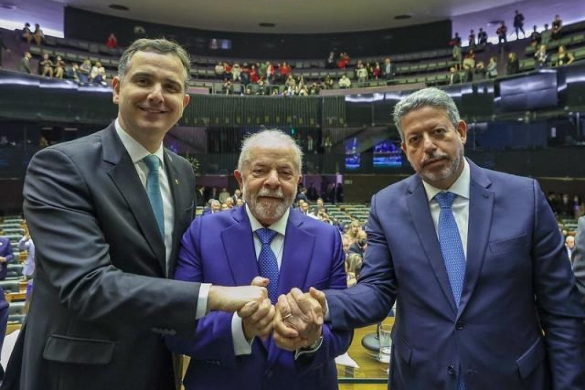 Lula pede que Lira e Pacheco fechem acordo sobre MPs