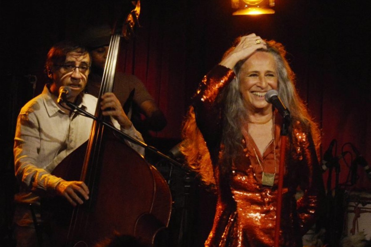 Ingressos de show de Maria Bethânia no Rio de Janeiro chegam a custar R$ 1.400,00!