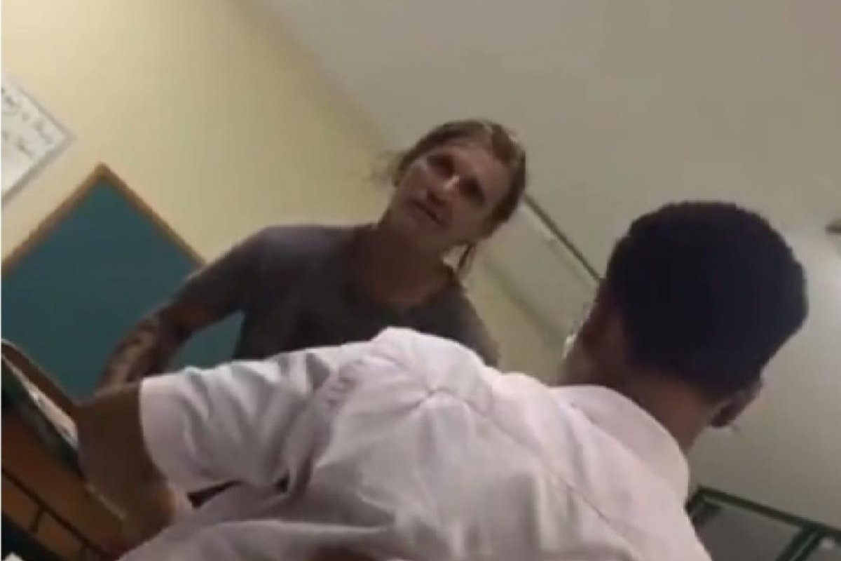 Professor de história é afastado pela 2ª vez após elogiar Hitler em SC