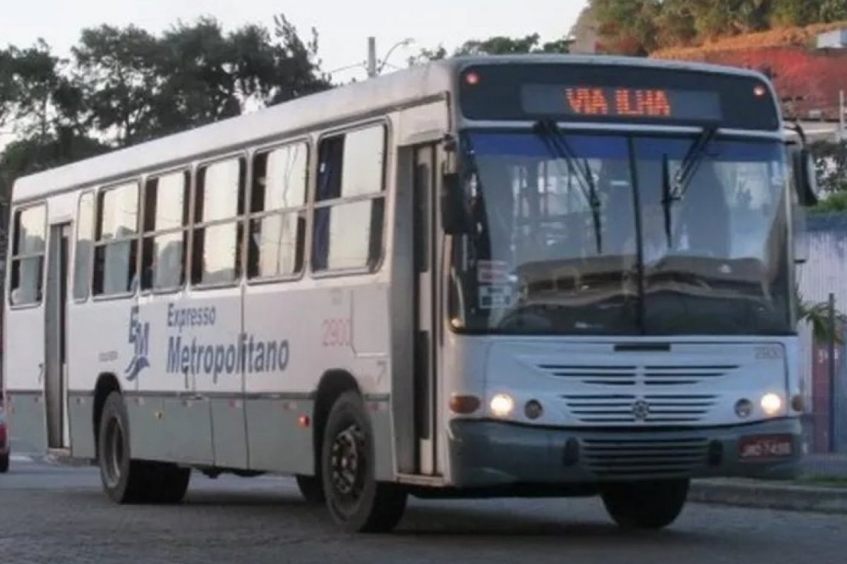 Rodoviários da RMS vão entrar em greve na próxima terça-feira (21)