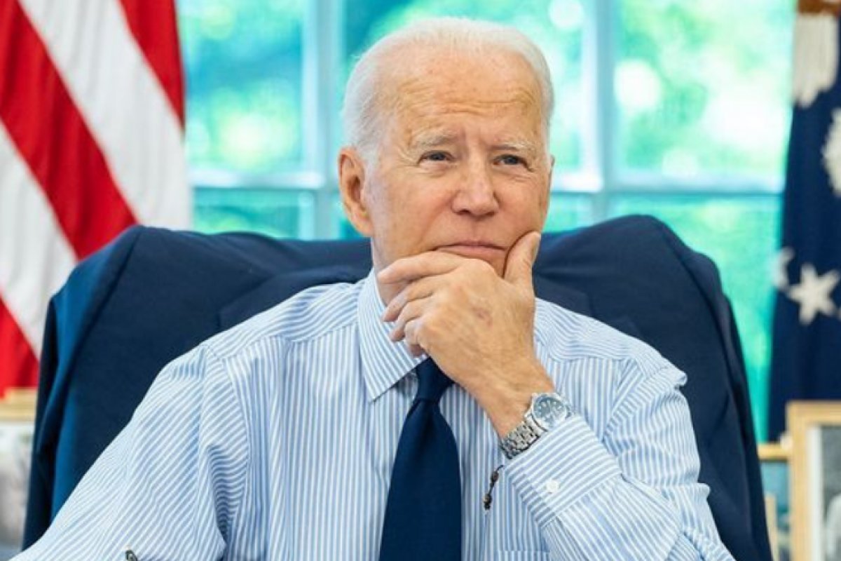 Biden pede por penalidades 'mais duras' a altos executivos de bancos nos EUA  