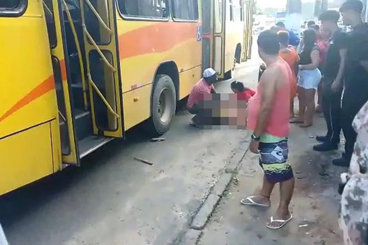 Servidora pública atropelada após descer de ônibus em Ilhéus (BA) tem parte da perna amputada