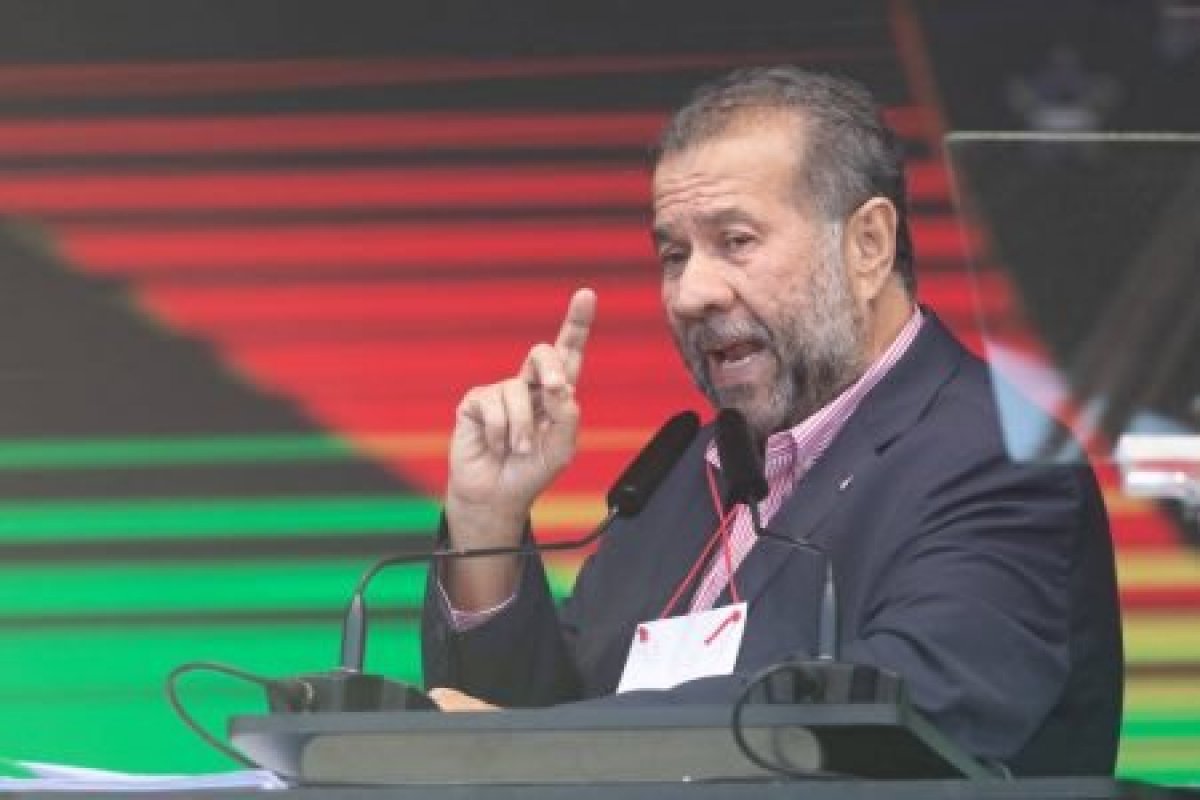 “É um padrão de política econômica lamentável", diz economista sobre corte de juro do INSS