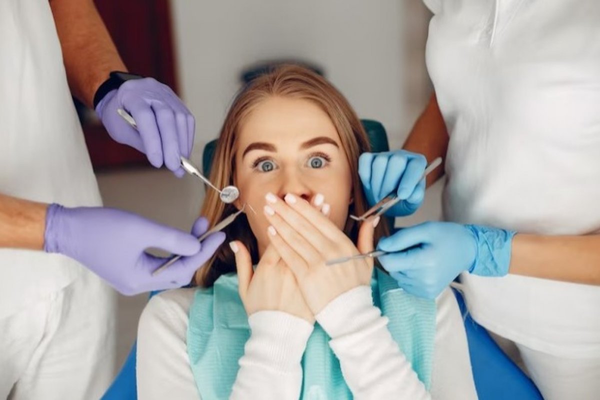 Cerca de 90% dos brasileiros têm cárie e dentista dá dicas para evitar o problema bucal!