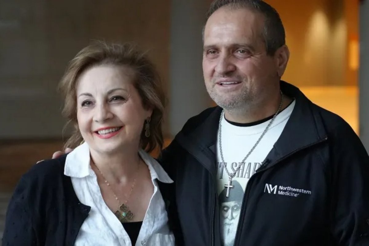 Duas pessoas com câncer em estágio avançado são salvas por transplante duplo de pulmão