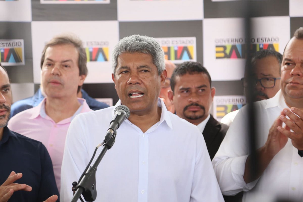 Vídeo: Jerônimo entrega Linha Azul e cobra prefeitura de Salvador: ‘Tem que fazer manutenção'