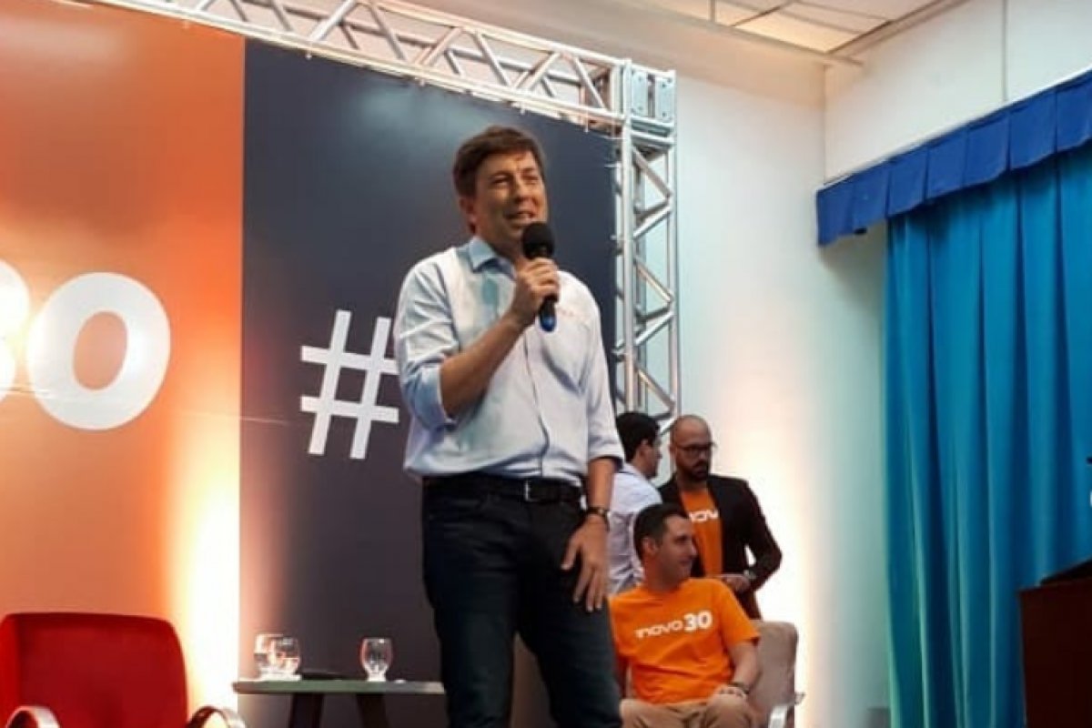 João Amoêdo, do partido Novo, passa pelo interior da Bahia