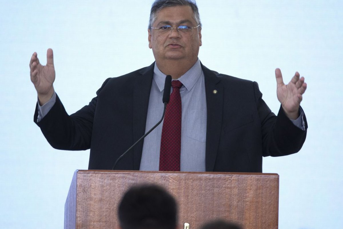 Flávio Dino enviará R$100 milhões para segurança no RN após onda de violência