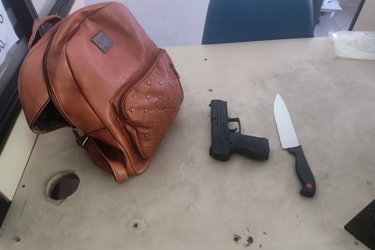 Mulher suspeita de assalto a ônibus é presa em Salvador