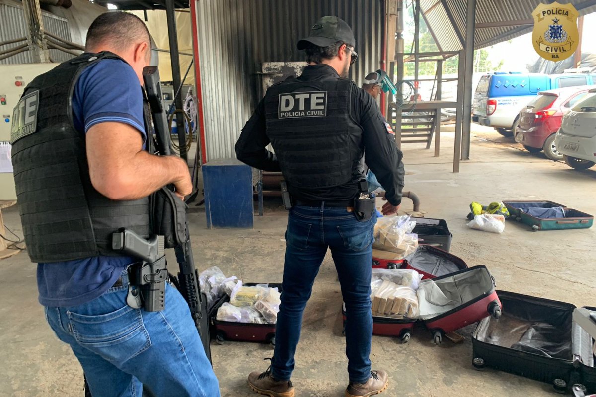 300 kg de drogas apreendidas são incineradas pela polícia em Vitória da Conquista