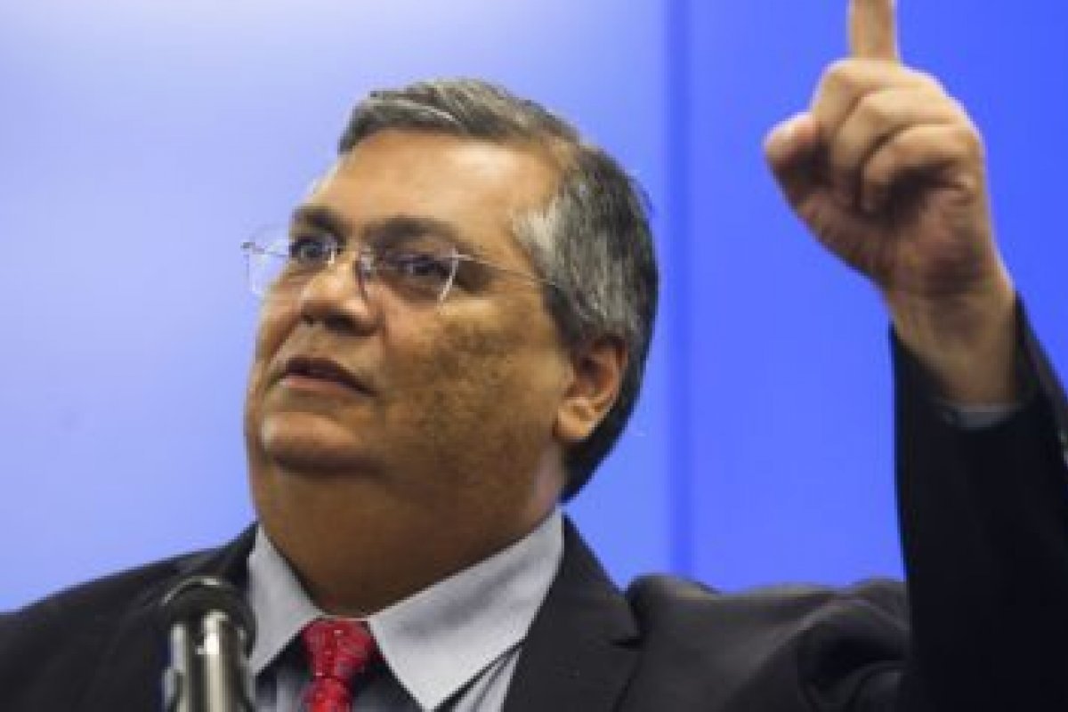 Flávio Dino chama de “mau-caratismo” associação da fala de Lula sobre Moro ao PCC